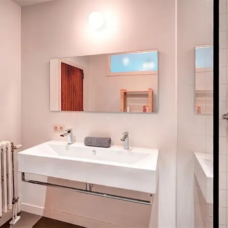 Spacious In The Heart Of Apartment